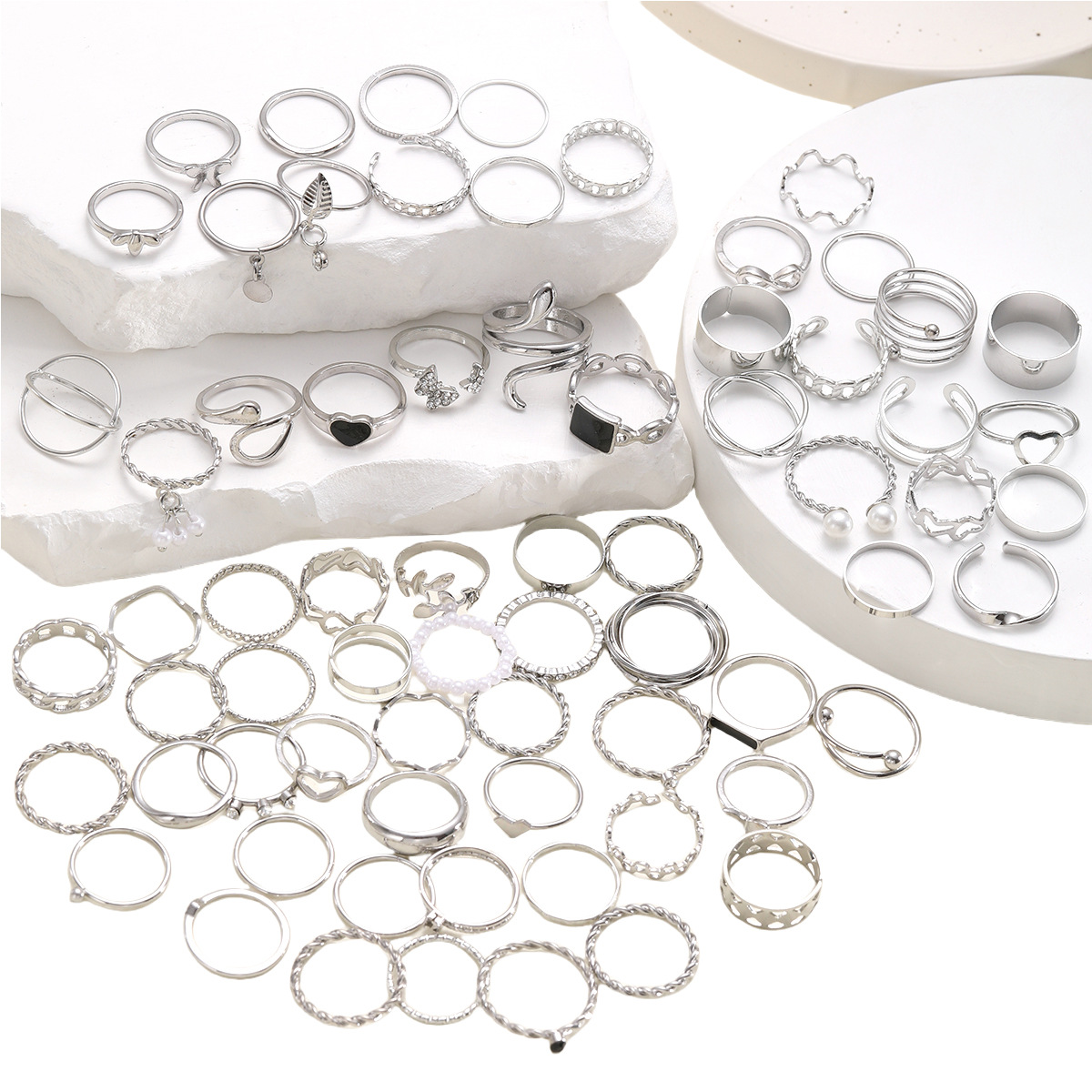 8-character Black Square Pearl Ring Creative Simple Leaves Hollow Love Ring 69-piece Set_voghion.com