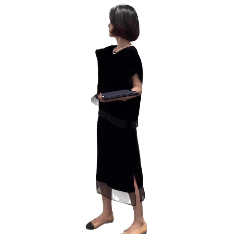 巨好看夏装一整套法式赫本风气质独特绝美漂亮黑色丝绒上衣套装裙|undefined