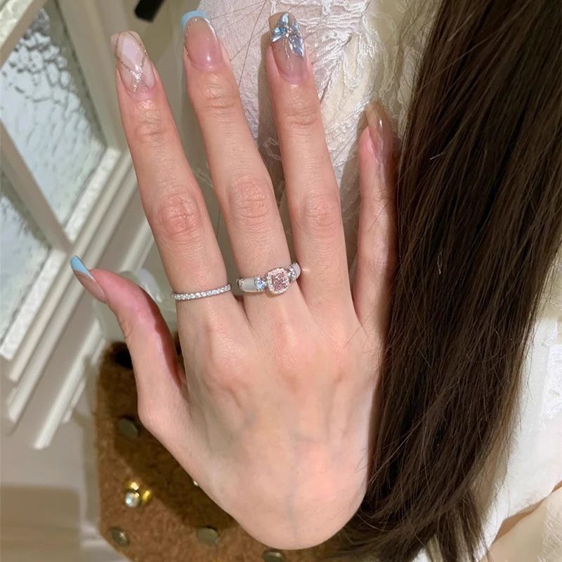 Vintage Pink Sugar Cube Small Diamond Ring for Women, Socialite Style, High-End Light Luxury, Noble Feel, Stackable Index Finger Ring