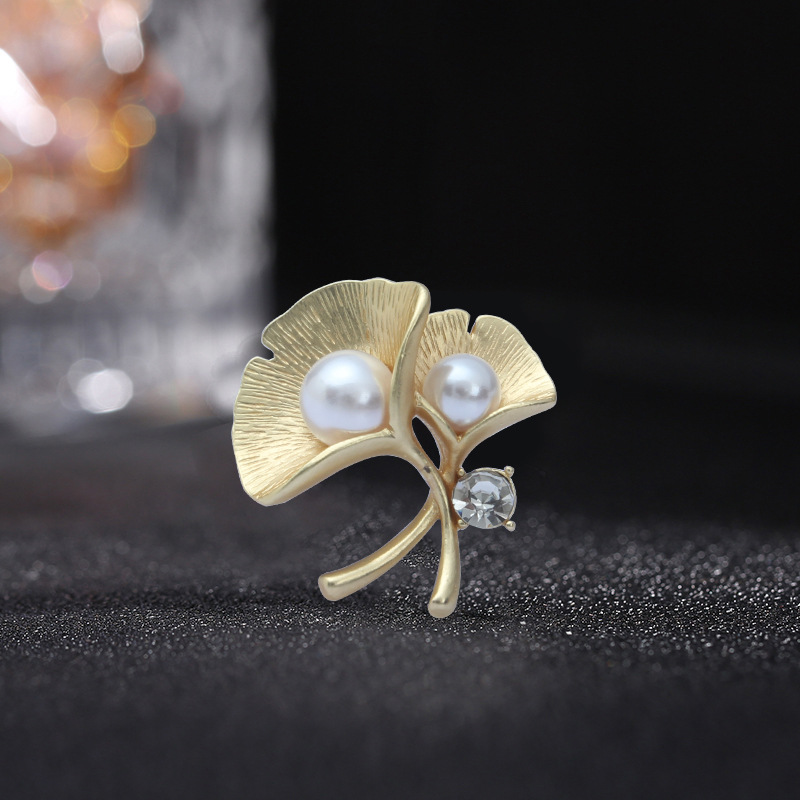 Brosche für Damen, Ginkgoblatt, Nischendesign, Corsage, Anti-Belichtungs-Dornschließe, Hemd, feste Kragennadel, Bekleidungszubehör_voghion.com