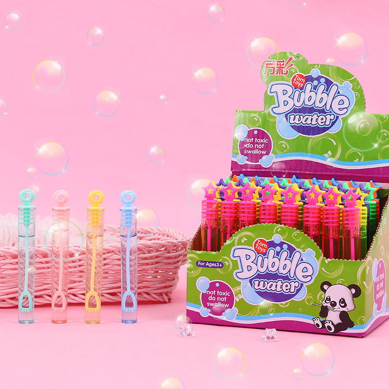 투명한 작은 시험관 거품 물