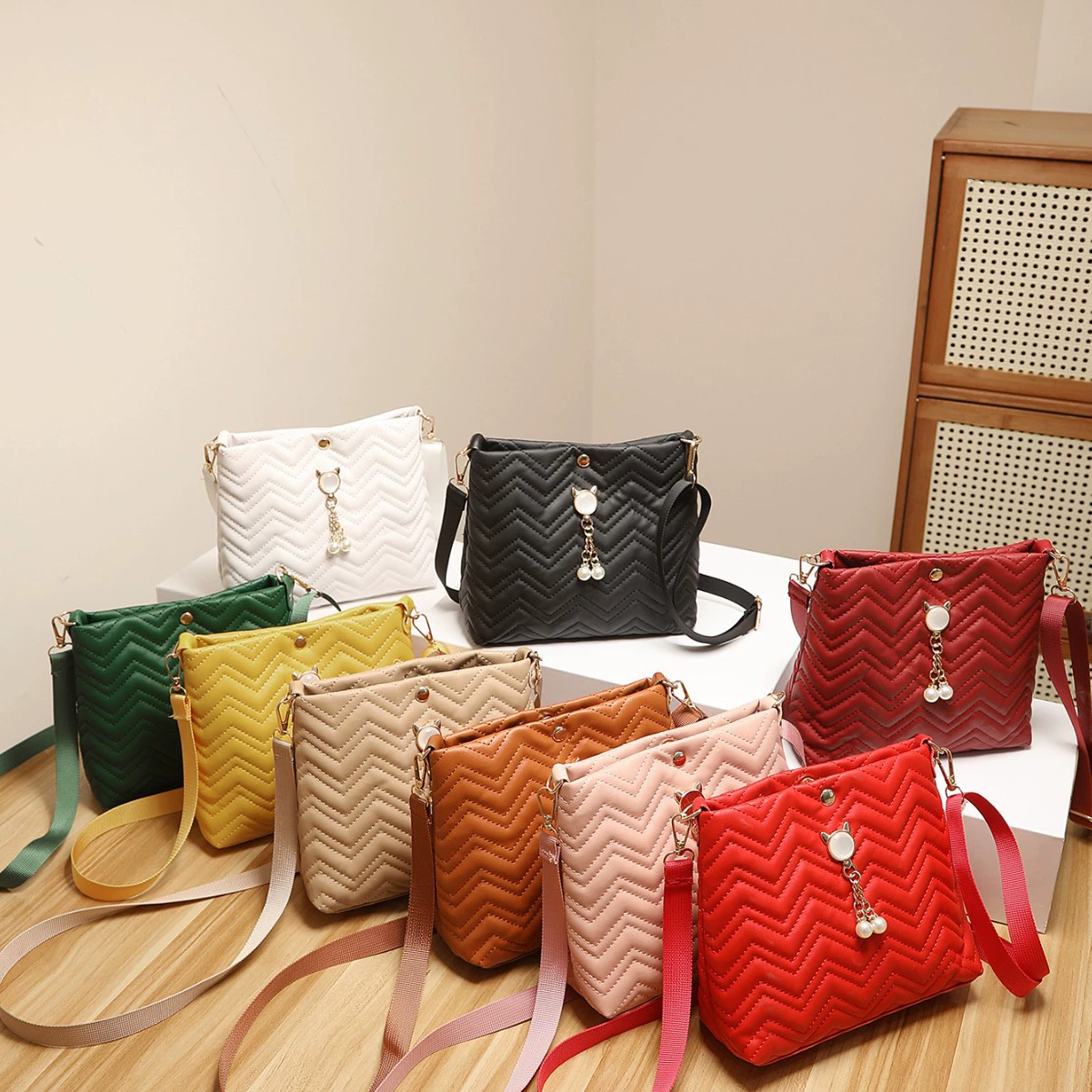 Новый стиль волнистый ведро женская сумка сумка модная кошка жемчуг подвеска декоративная женская сумка через плечо сумка оптом