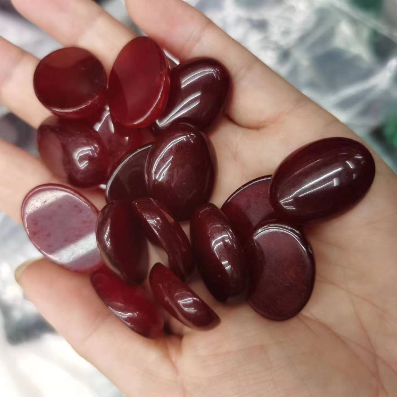 흰 돌에 붉은색 1개 추가