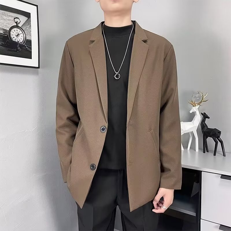 카키색
