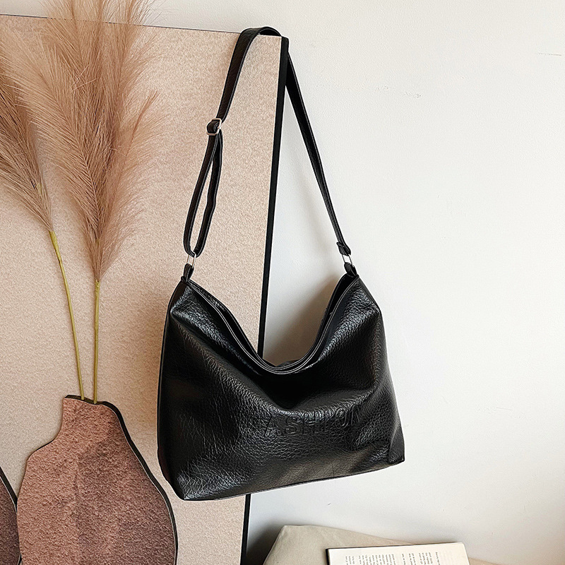 Bolso de cuero suave de moda transfronteriza para mujeres otoño y invierno 2024 nuevo bolso de gran capacidad de escritura ocio mochila de viaje