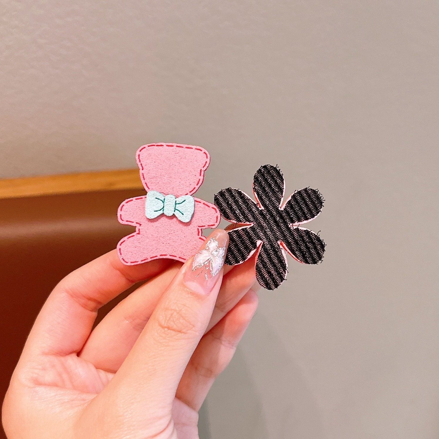 Niños nuevos velcro de dibujos animados para chicas pequeñas pegatinas de cabello para bebés de niñas pequeñas publicaciones de joyas de cabello para niñas Sanliogou