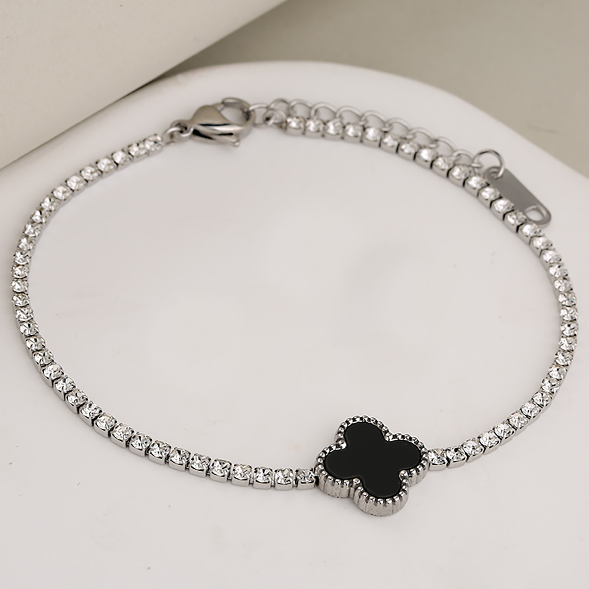 Prabangi vyriška apyrankė su dobilo lapais ir deimantais_voghion.com