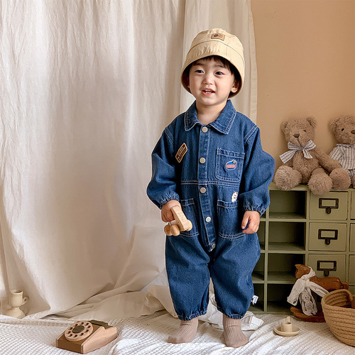 Baby autumn clothing, fashionable and stylish denim jumpsuit, male and female baby long-sleeved lapel patch sweatshirt, outdoor clothing