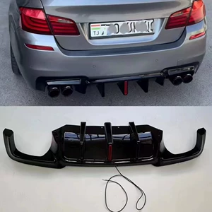 BMW 5 Seriyası F10F18 M5 modifikasiyası, şaquli zolaqlı işıqlar, parlaq qara karbon arxa spoyler