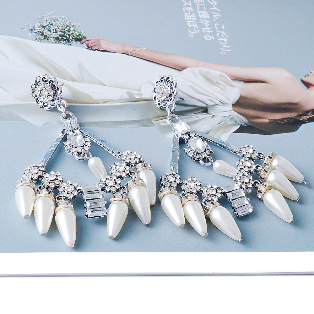 New Personality Style Diamond-studded Pearl Earrings Drop-shaped Earrings display picture 4