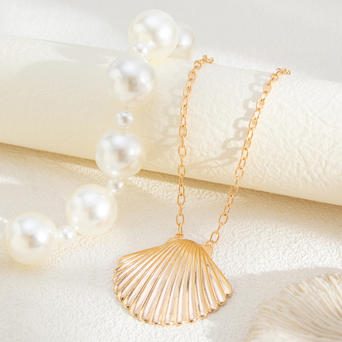 Elegante Vacaciones Cascarón Perla De Imitación Aleación Hierro Cadena Con Cuentas Collares Con Cuentas Venta Al Por Mayor display picture 8