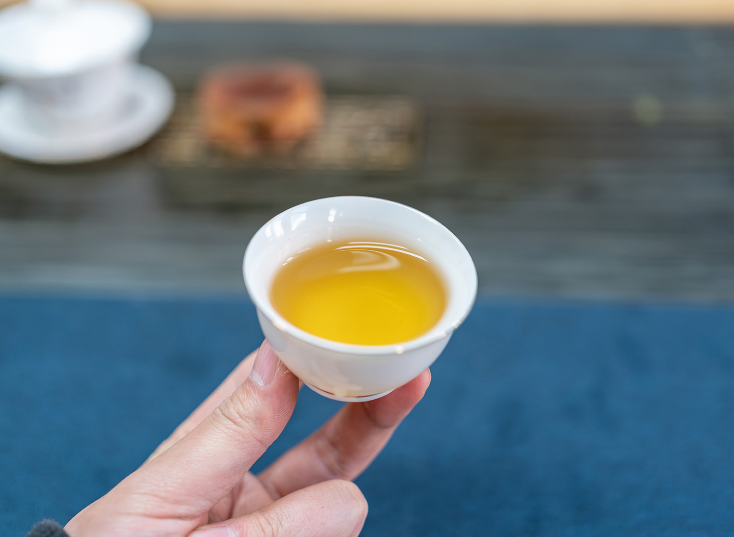 一芽一叶月光白龙珠 (23).jpg