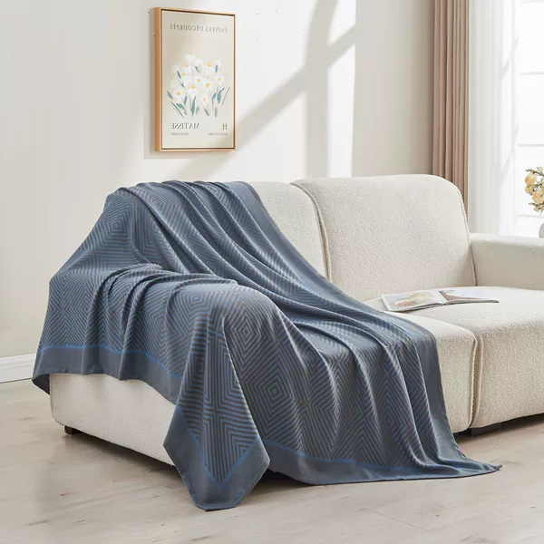 Aviation blanket—blue reply