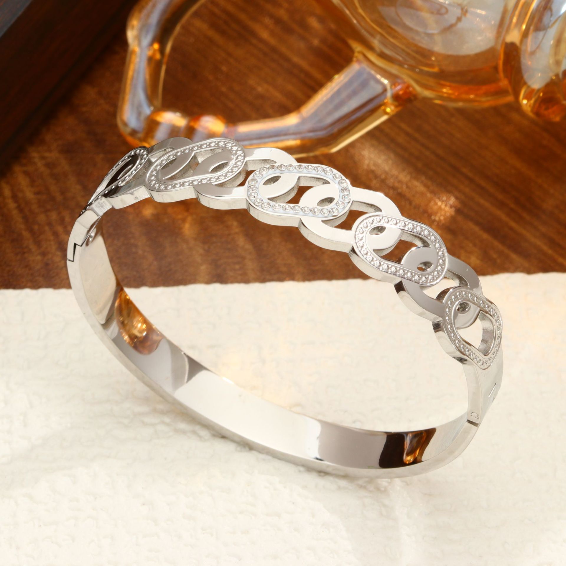 Oblique circle-steel color