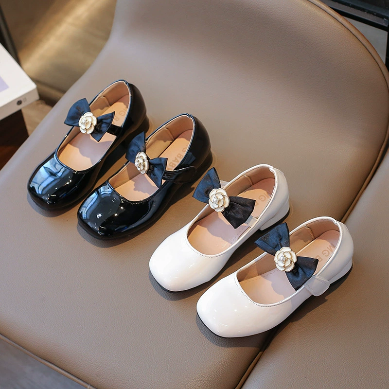 Детская кожаная обувь 2025 весна осень новая маленькая девочка мягкая подошва кроссовки принцессы милые девушки с бантом шоу одиночные туфли