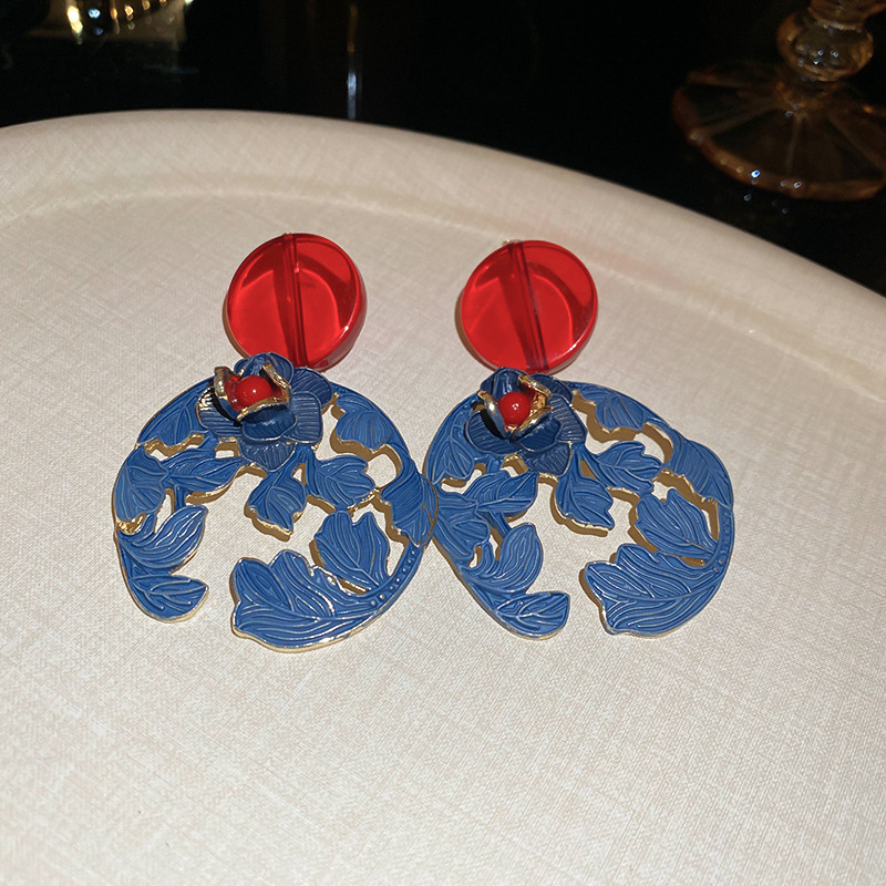 Pendientes de flores pintadas en aerosol rojo y azul con aguja de plata Pendientes de temperamento de nicho estilo de Hong Kong Pendientes retro elegantes de alta gama mujeres