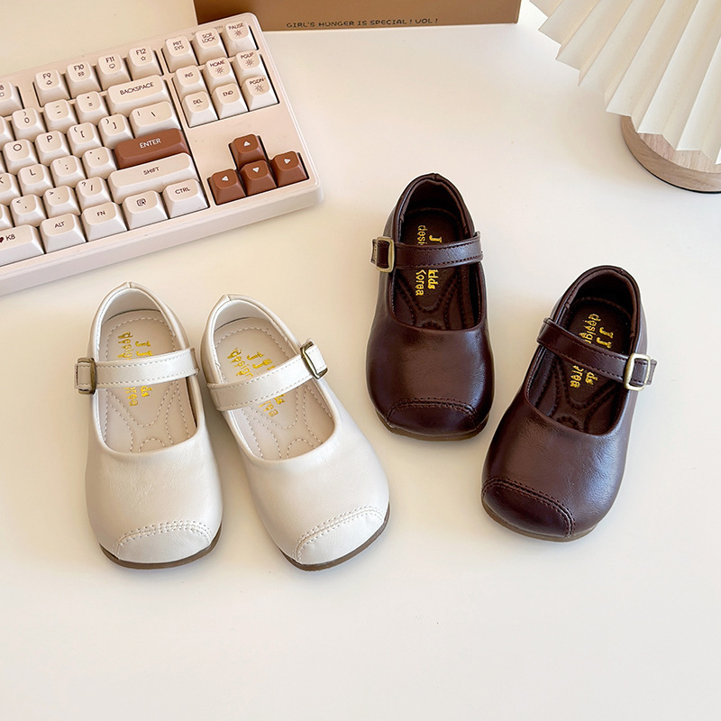 Sapatos de princesa para bebês meninas, com sola macia, estilosos e versáteis. Novo modelo de primavera para mães e filhos._voghion.com