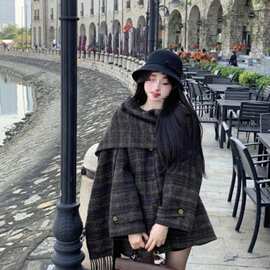 美式小众别致绝美复古格纹斗篷披肩呢大衣女冬气质氛围感呢子外套
