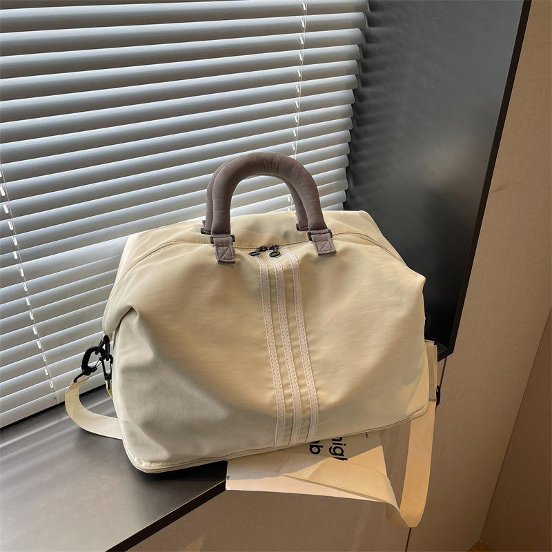 Große Reisetasche mit Schultergurt, wasserdicht