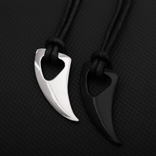 F 78457 Men's Wolf Tooth Necklace ������ �羳���R�d�W����