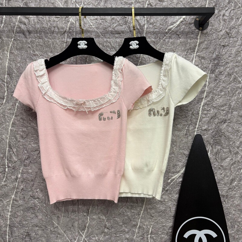 Hot-Selling New U-Neck Lace Patchwork Rhinestone Slim-Fit Sweet Waist-Cinching Short Pullover Knit Sweater for Women, Thin Style for Spring and Autumn Hot-Selling New U-Neck Lace Patchwork Rhinestone Slim-Fit Sweet Waist-Cinching Short Pullover Knit Sweater for Women, Thin Style for Spring and Autumn
