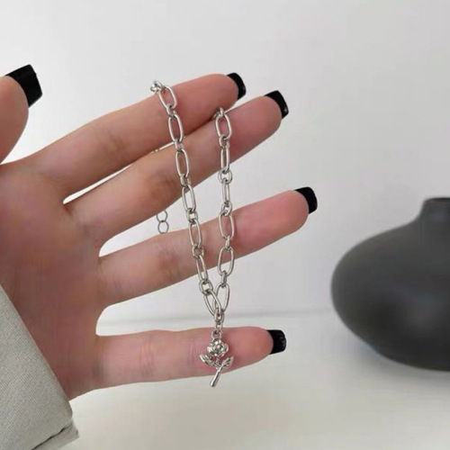 Japanese and Korean-style fresh rose gold chain bracelet with unique design, new fashion accessory, minimalist trendy personalized jewelry