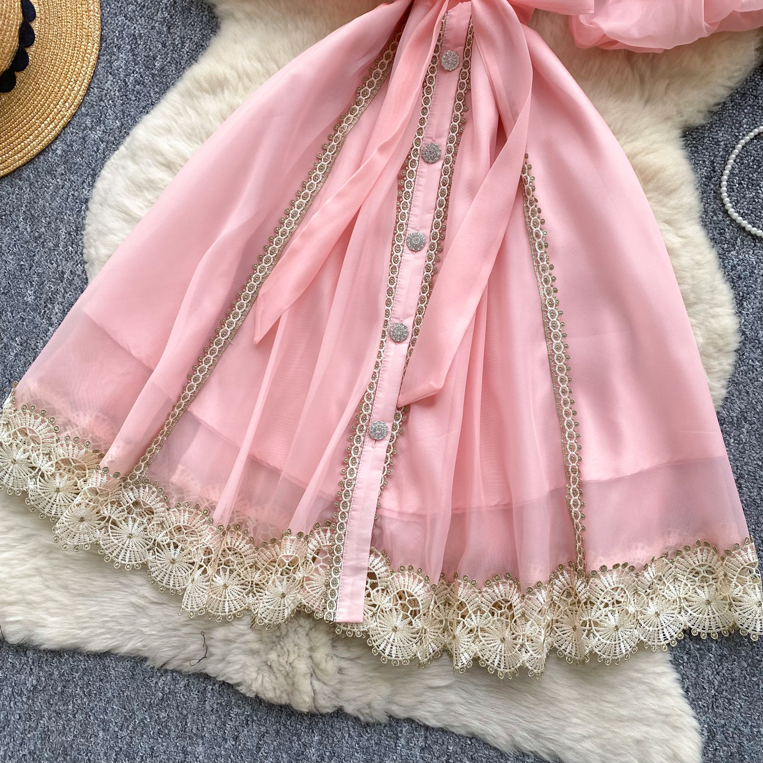 Women's Clothing Niche Retro Palace Style Heavy Lace Splicing Tie Waist Lantern Sleeve Mesh Dress_ecoleips.com