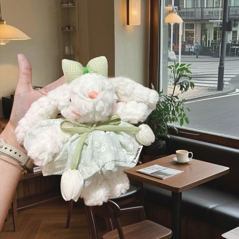 垂れ耳のウサギの蝶のカバンのペンダントの王女のスカートのぬいぐるみのキーホルダーのかわいい漫画のウサギのぬいぐるみ|undefined