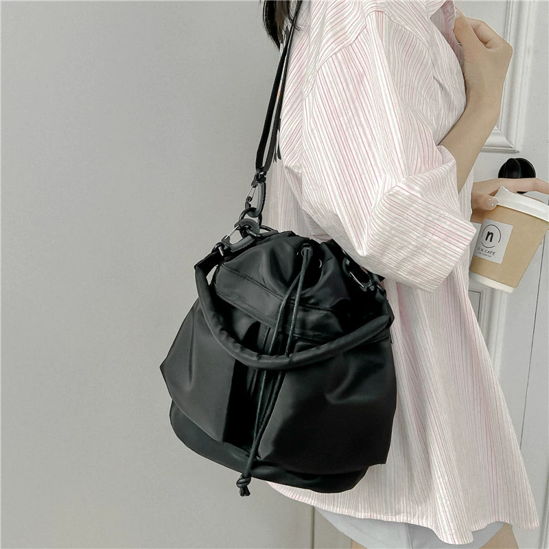 Летняя вместительная сумка на одно плечо, ручная нейлоновая сумка через плечо, затягивается шнурком.
