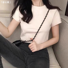 新疆コーマ綿白右肩半袖Tシャツ女性用2025夏新作スリムインナー半袖インレイジースタイル