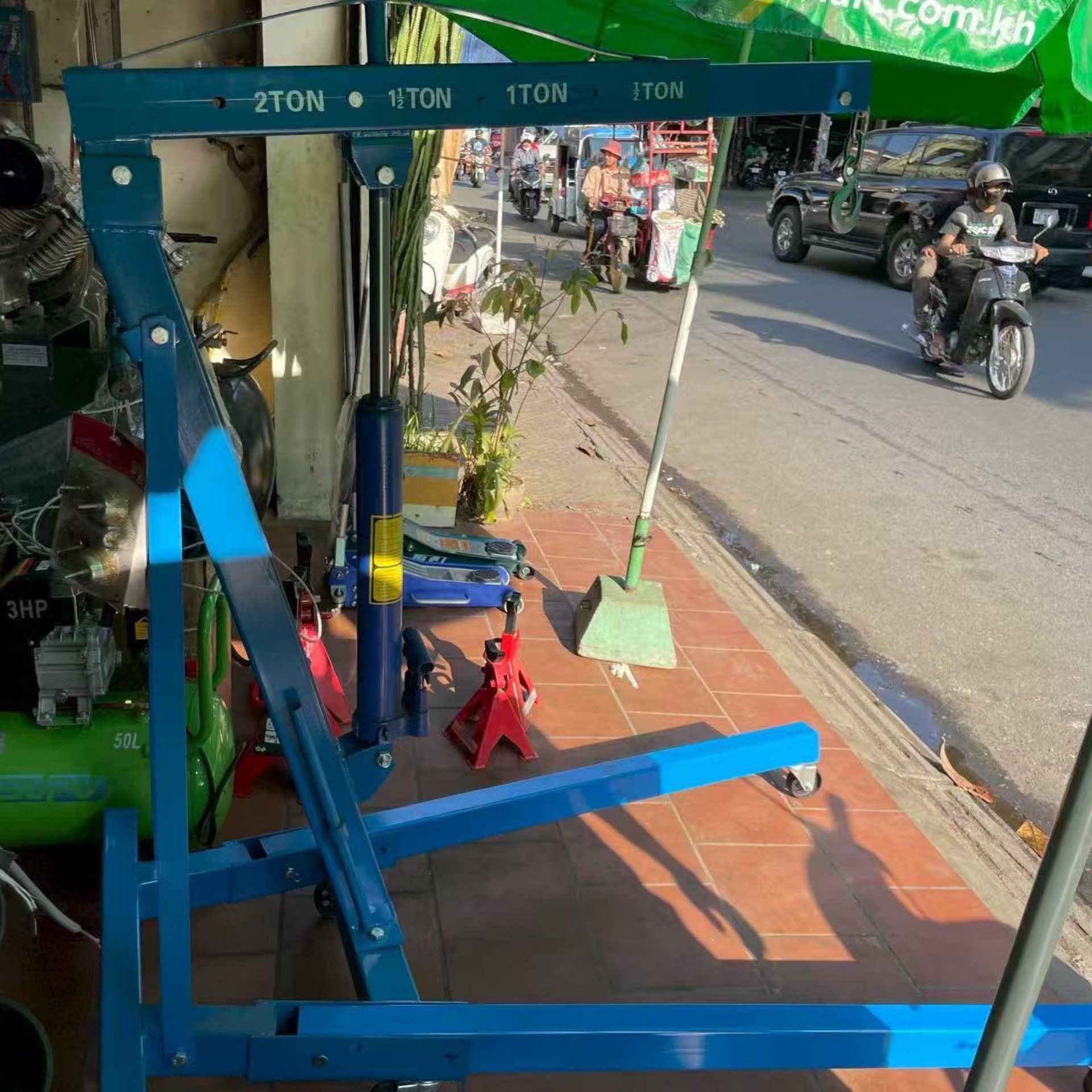 便携式折叠发动机引擎吊架2吨3吨液压小吊机汽车维修移动小型吊车