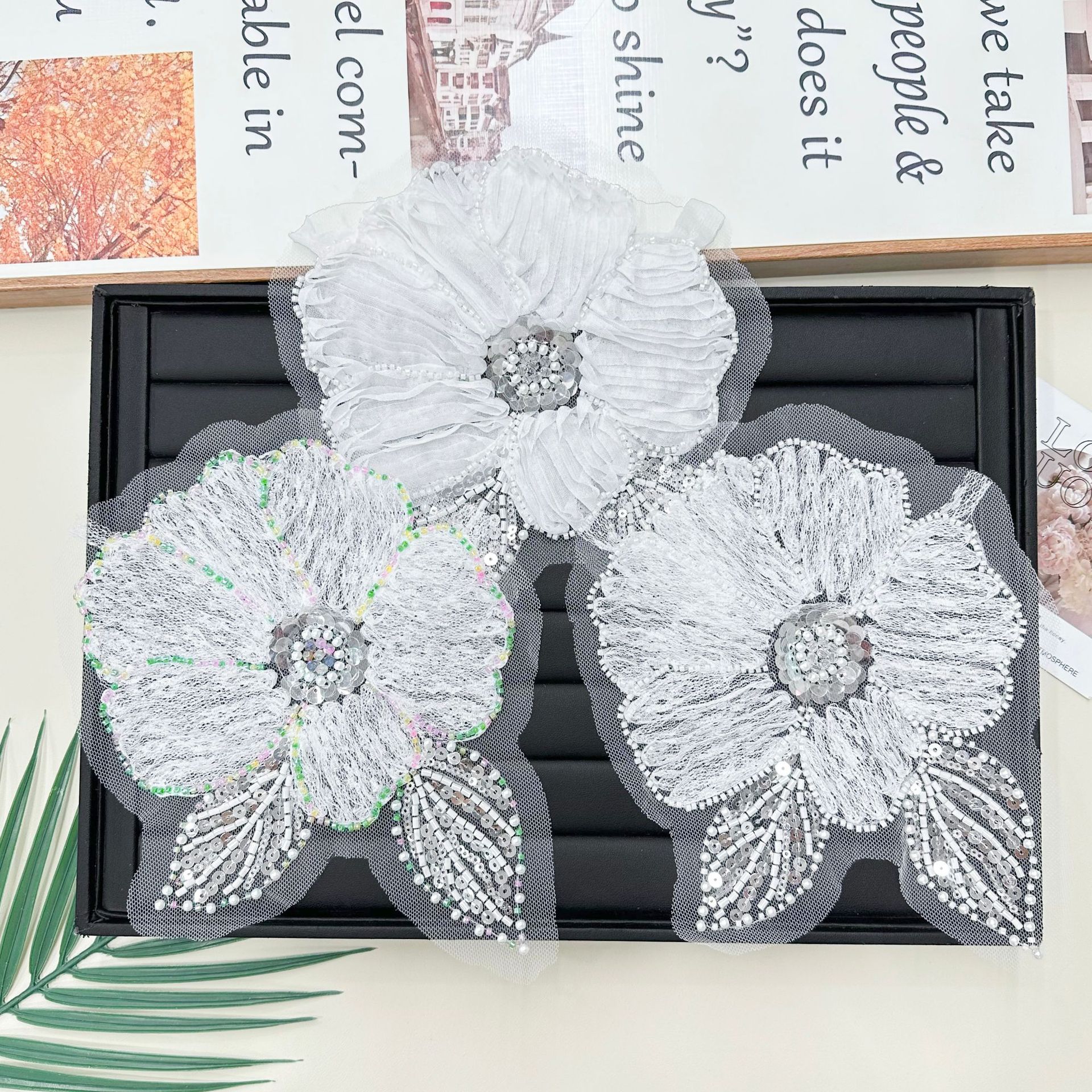 Nuevo bordado de perlas tridimensionales flor decal hilo de malla bordado tela de vestido de boda escenario accesorios de decoración fábrica directa