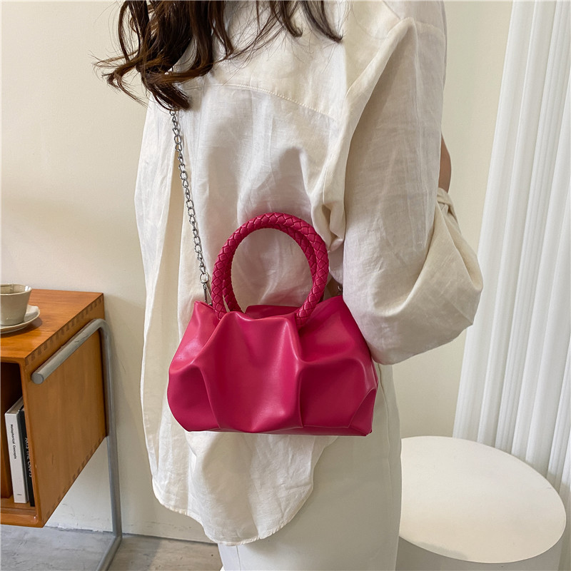 This Year's Fashion Temperament Gentle Handbag Spring/summer 2022 New Pleated One-shoulder Crossbody Chain Bag