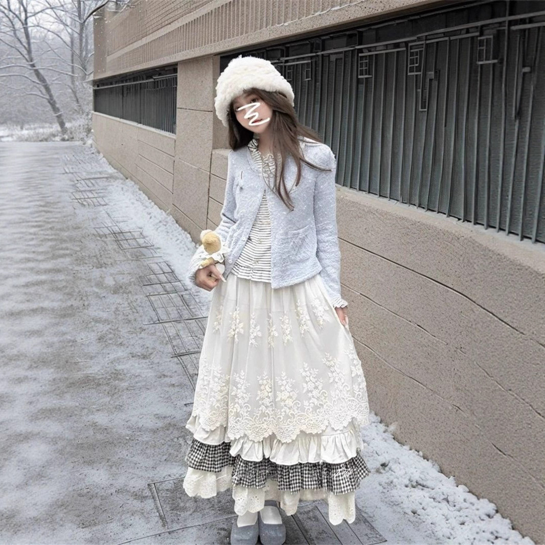 Sweet Retro Forest-Style High-Waisted Slimming Versatile Patchwork Mid-Length Skirt with a Stylish A-Line Design, New Winter Model