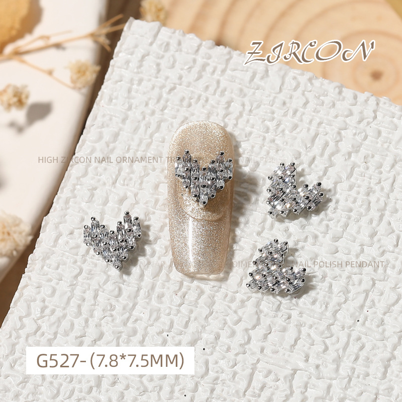 Internet Celebrity full Diamond Love circón Luz de lujo joyería de uñas perla colgante de metal en forma de corazón diamante oro plata fototerapia Decoración