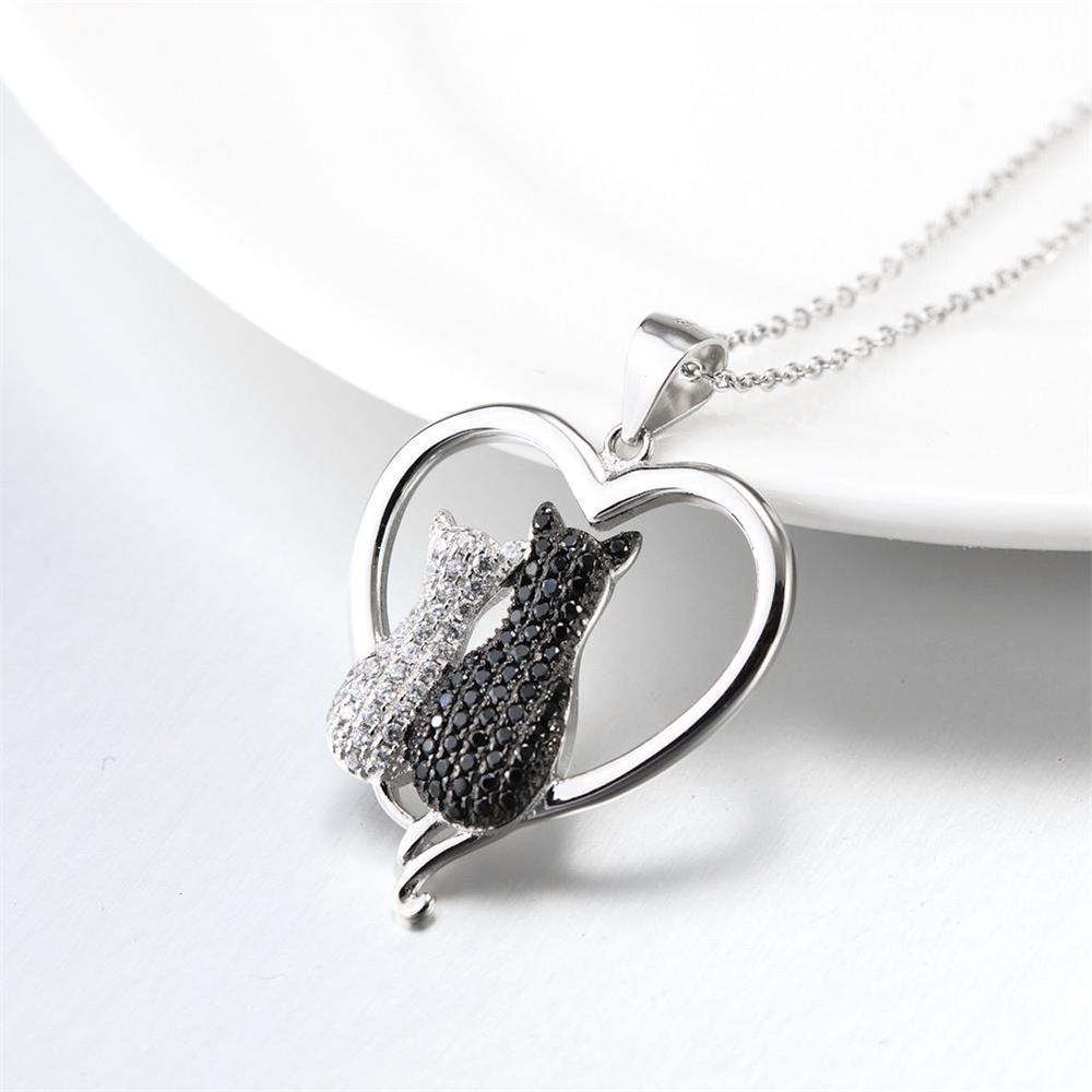 Hot Selling New Alloy Heart Shaped Black And White Couple Cat Pendant Necklace Fashion Accessories Jewelry_voghion.com