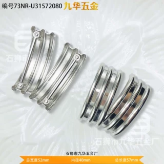 金属鎏金定 制泳衣配件五金饰品泳衣胸前扣服装弧度比基尼肩扣小