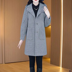 フランス式のファッションの毛はコートの女性の秋冬の新型の若いお母さんの気質は肉を遮ってやせている優雅な風の服を現します。