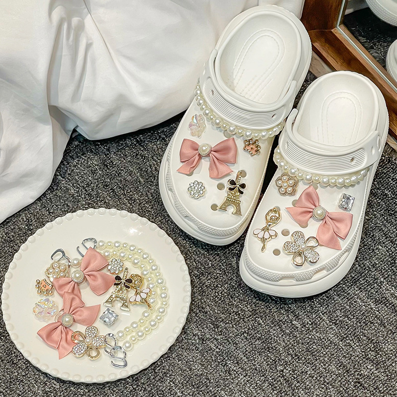 High-End Clog Shoe Accessories, Shoe Buckles with Girly Bows, Detachable Three-Dimensional Pearl Chain Ornaments, Buckle Shoe Decorations High-End Clog Shoe Accessories, Shoe Buckles with Girly Bows, Detachable Three-Dimensional Pearl Chain Ornaments, Buckle Shoe Decorations