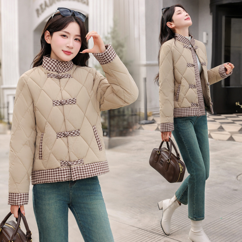 Diseño chino de estilo nacional de costura de algodón de invierno femenino coreano suelto de algodón de disco ligero 2024 image 5