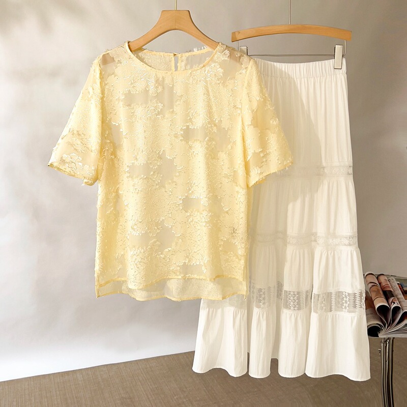 Endi Yellow Cut Flower Round Neck Mulberry Silk French Shirt Short-Sleeved Women's Summer Versatile Loose Silk Shirt Top