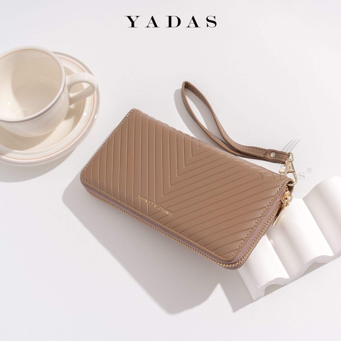 Monedero simple de mujer larga delgada y plegable billetera de estudiantes nueva billetera de mujer