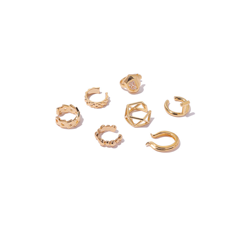 Latón chapado 18K oro real retro geométrico hueco diseño moda europea y americana temperamento earless pendientes clip de hueso del oído femenino