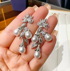 ニッチデザイン、軽い高級感、重厚なイヤリング、リーフ、高級パールロングタッセルイヤリング、高級パーソナライズイヤリング