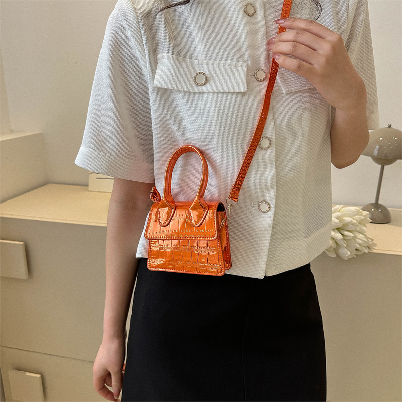 187g Weight Sewing Thread Fashion Element Magnetic Buckle Closure Type Single Shoulder Strap Strap Type Shoulder Bag Bags Type Casual Occasion Pu Leather Material Solid Color Pattern All Seasons Season Women's Gender Streetwear Style Square Shape Small Size Women's Small Pu Leather Solid Color Streetwear Sewing Thread Square Magnetic Buckle Shoulder Bag 15