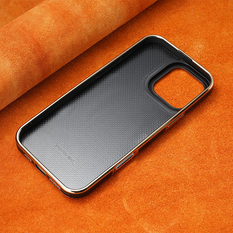 Ốp lưng iPhone 16 Pro Max vân da cá sấu mạ điện, bao toàn bộ chống rơi, phong cách sang trọng — [Màu đen★Da bò vân cá sấu] viền mạ điện, [Màu nâu vàng★Da bò vân cá sấu] viền mạ điện, 【Màu tím sẫm★Da bò vân cá sấu] viền mạ điện, 【Xanh lục con công★Da bò vân cá sấu] viền mạ điện chi tiết 7