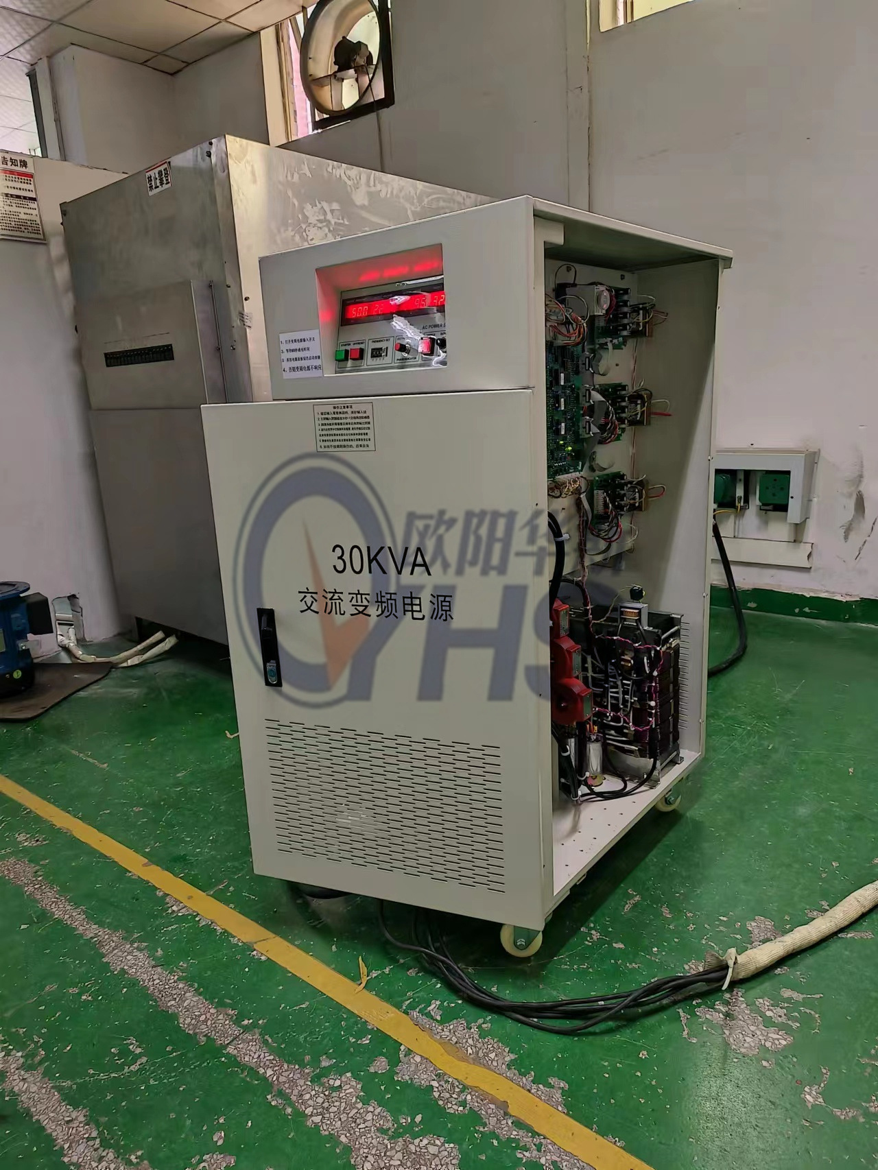 ŷ����˹����30KVA��Ƶ��Դ�������ɱ�������380V 60HZ�����50HZ