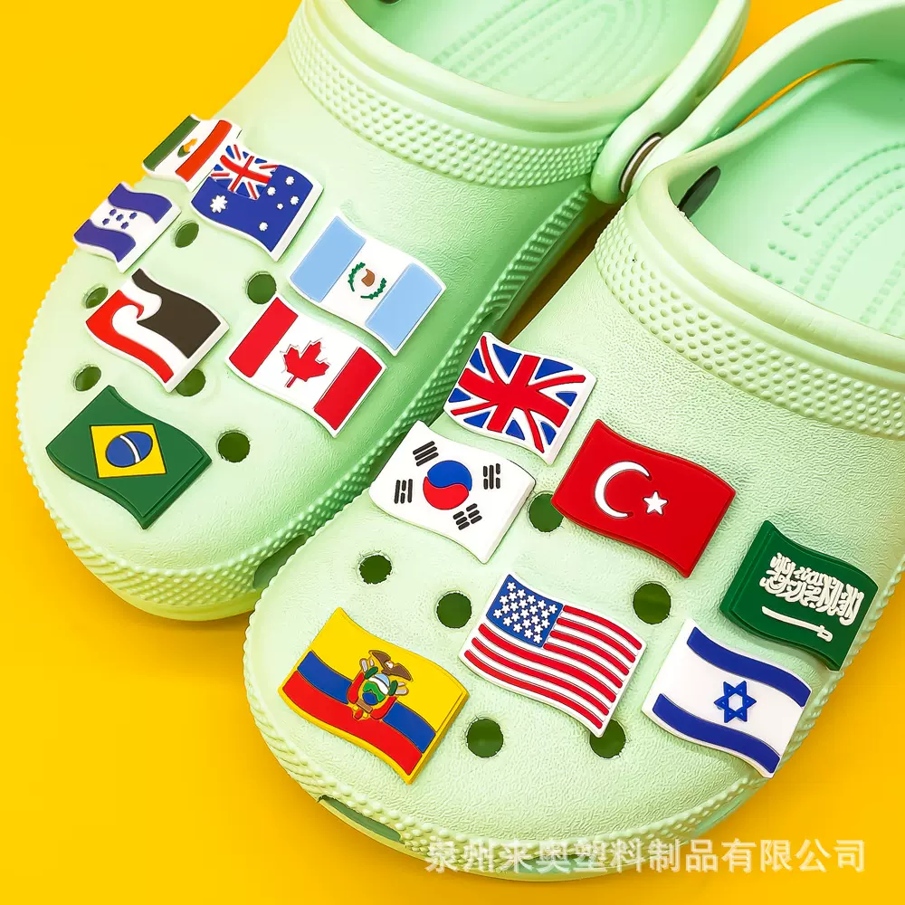 跨境热销卡通国旗洞洞鞋配饰PVC软胶现货DIY可拆卸花园鞋装饰扣