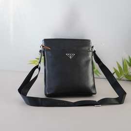 P拉达男士包精品男士休闲包单肩包斜挎包真皮韩版时尚包图片实拍