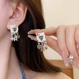 扑克牌黑桃A爱心耳钉甜酷辣妹耳环方形桃心字母耳小众设计感耳饰